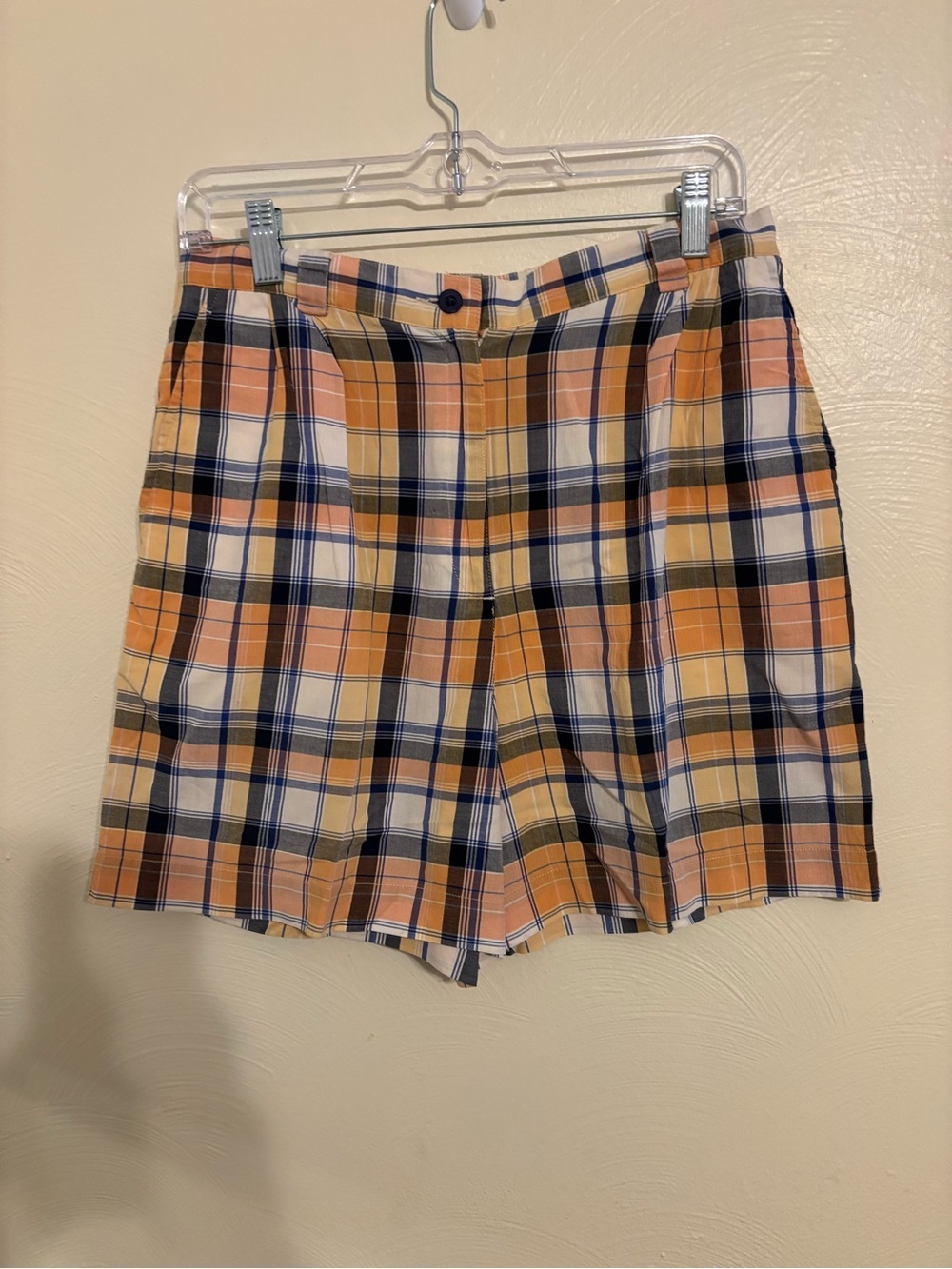 Liz Claiborne Liz Sport Petite 12 Plaid Cotton Shorts Orange Blue Pleated Casual - Picture 1 of 9
